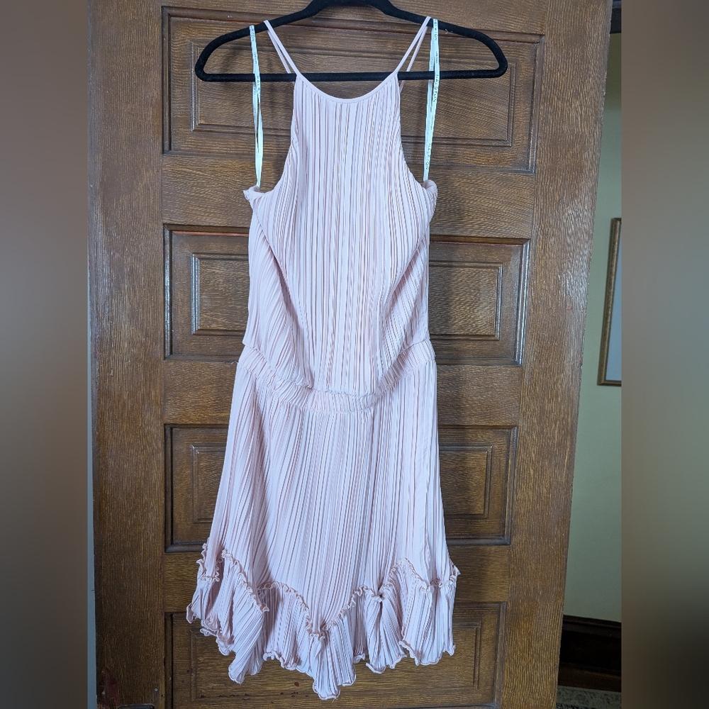 Like New HALSTON Pleated sleeveless evening MINI ruffle